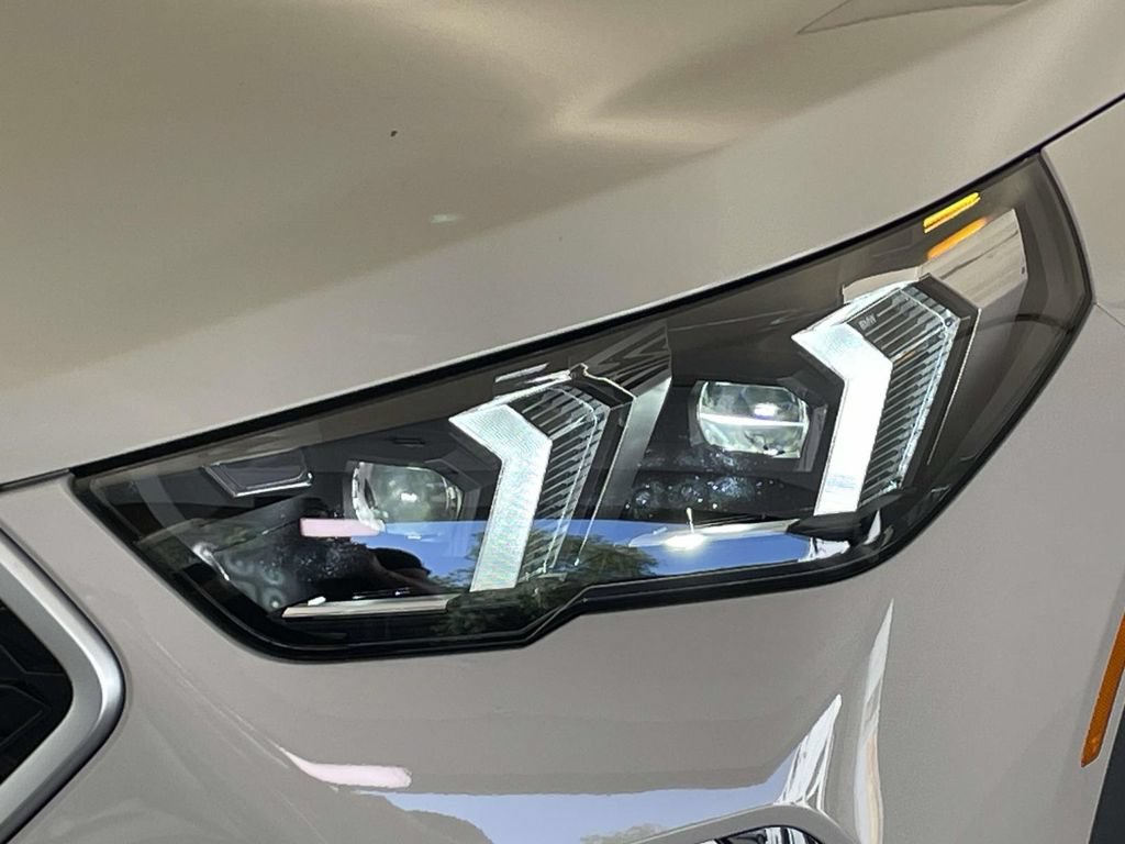 New 2026 BMW X2 xDrive28i w/ Technology Package AWD/4WD image 9