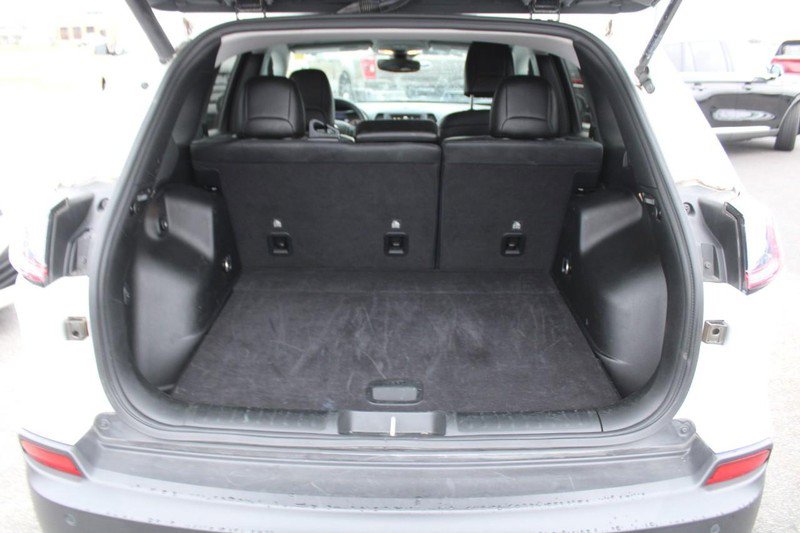 Used 2023 Jeep Cherokee Altitude Lux image 6