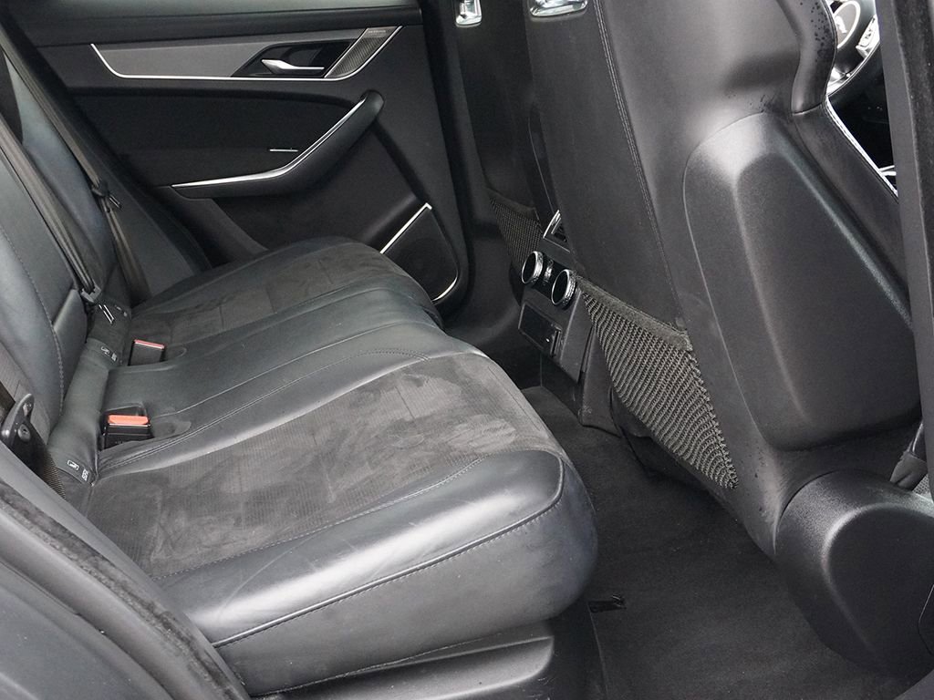 Used 2022 Jaguar F-PACE SVR image 33