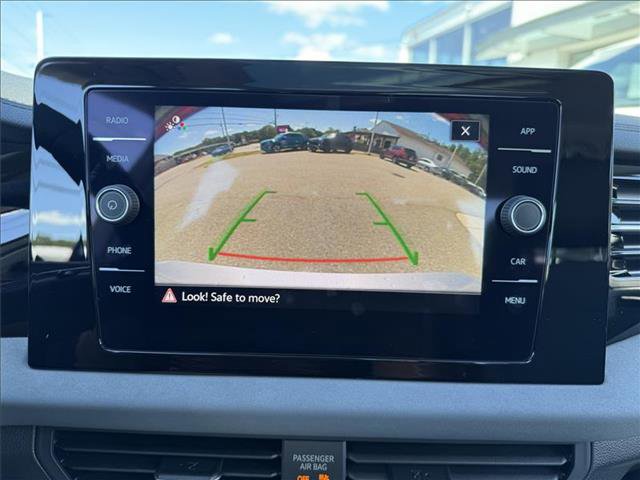 New 2025 Volkswagen Jetta SE FWD image 17