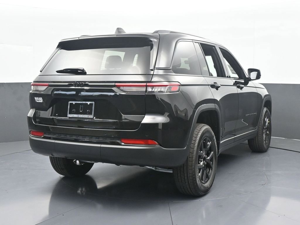 New 2025 Jeep Grand Cherokee Altitude image 5
