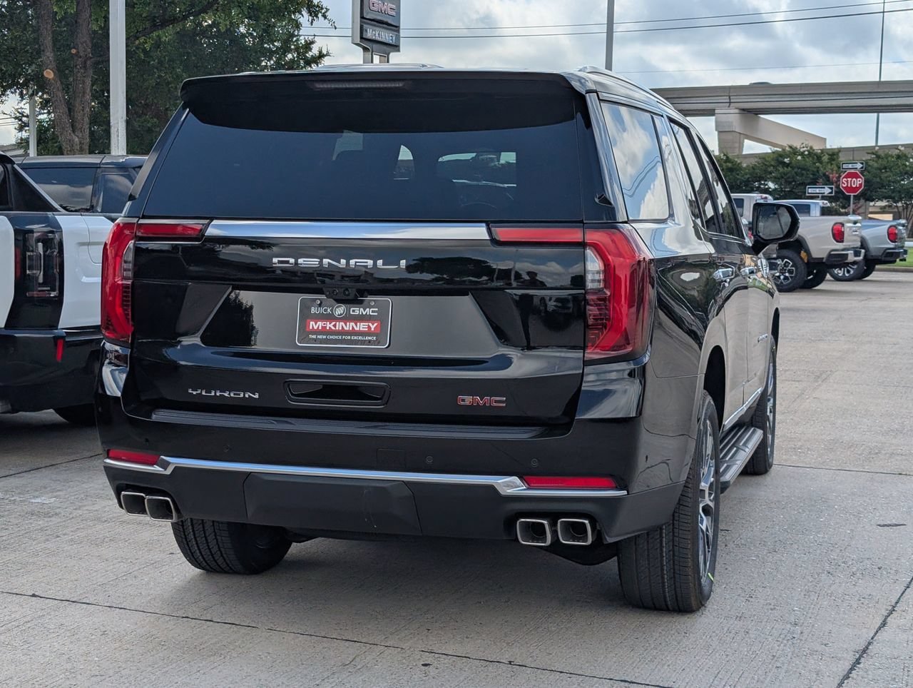 New 2026 GMC Yukon Denali w/ Advanced Technology Package AWD/4WD image 4