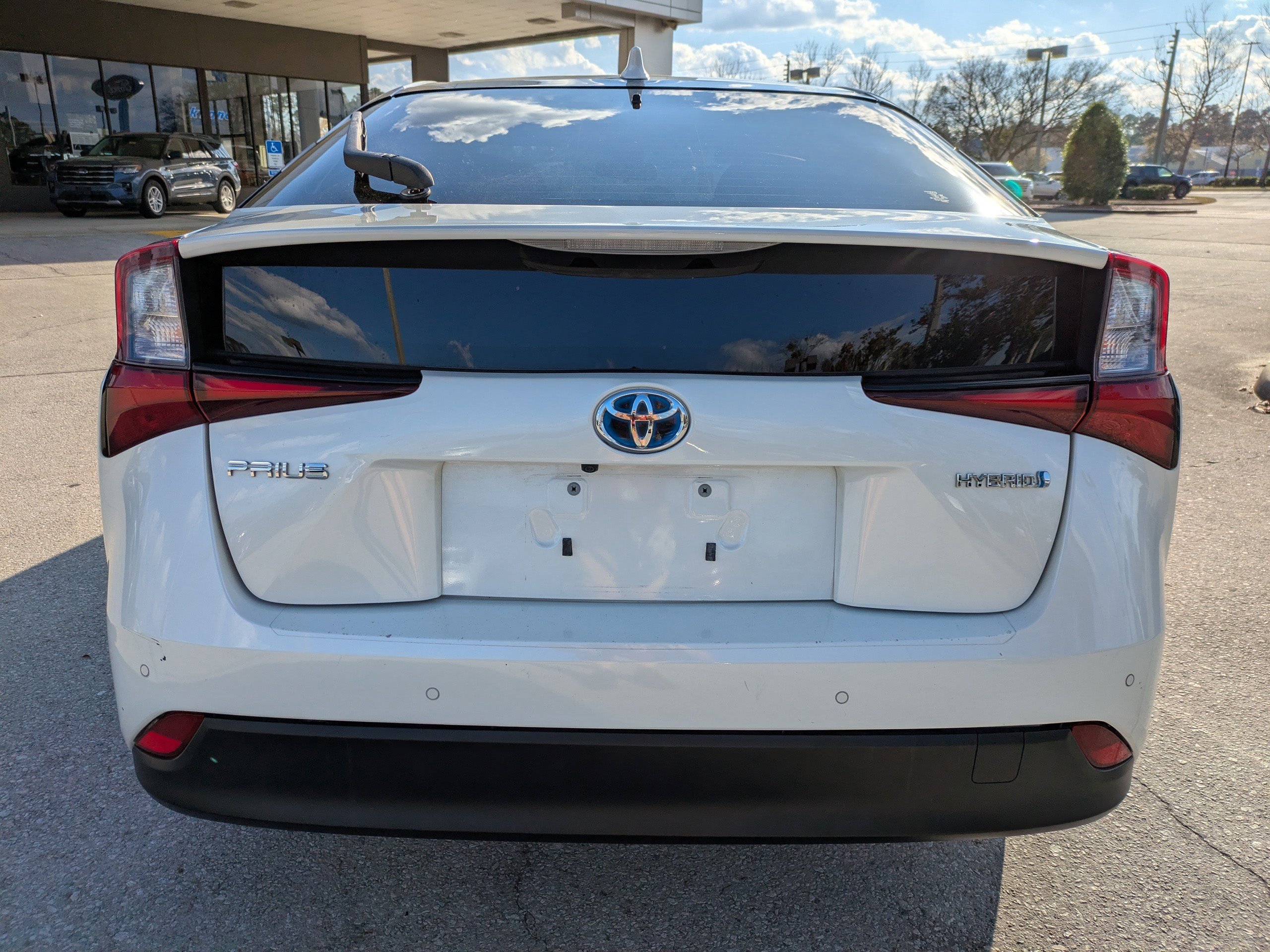 Used 2020 Toyota Prius LE image 5