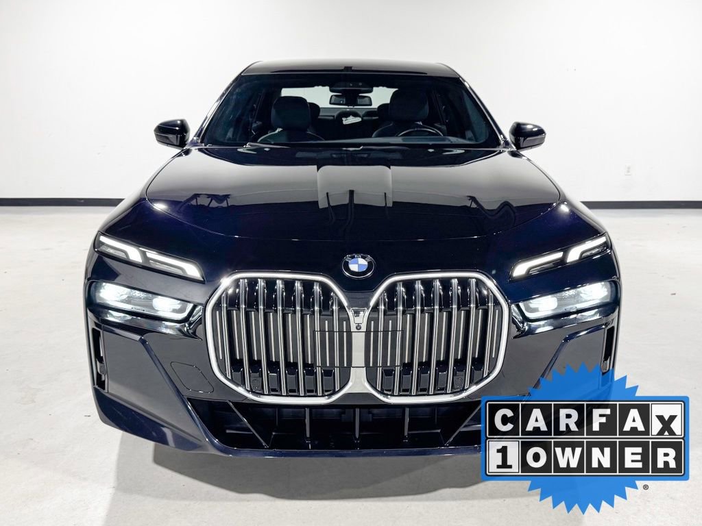 Used 2023 BMW 740i image 13