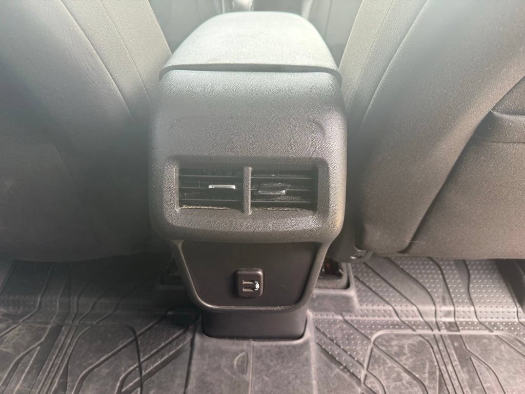 Used 2023 Chevrolet Equinox LT FWD image 18