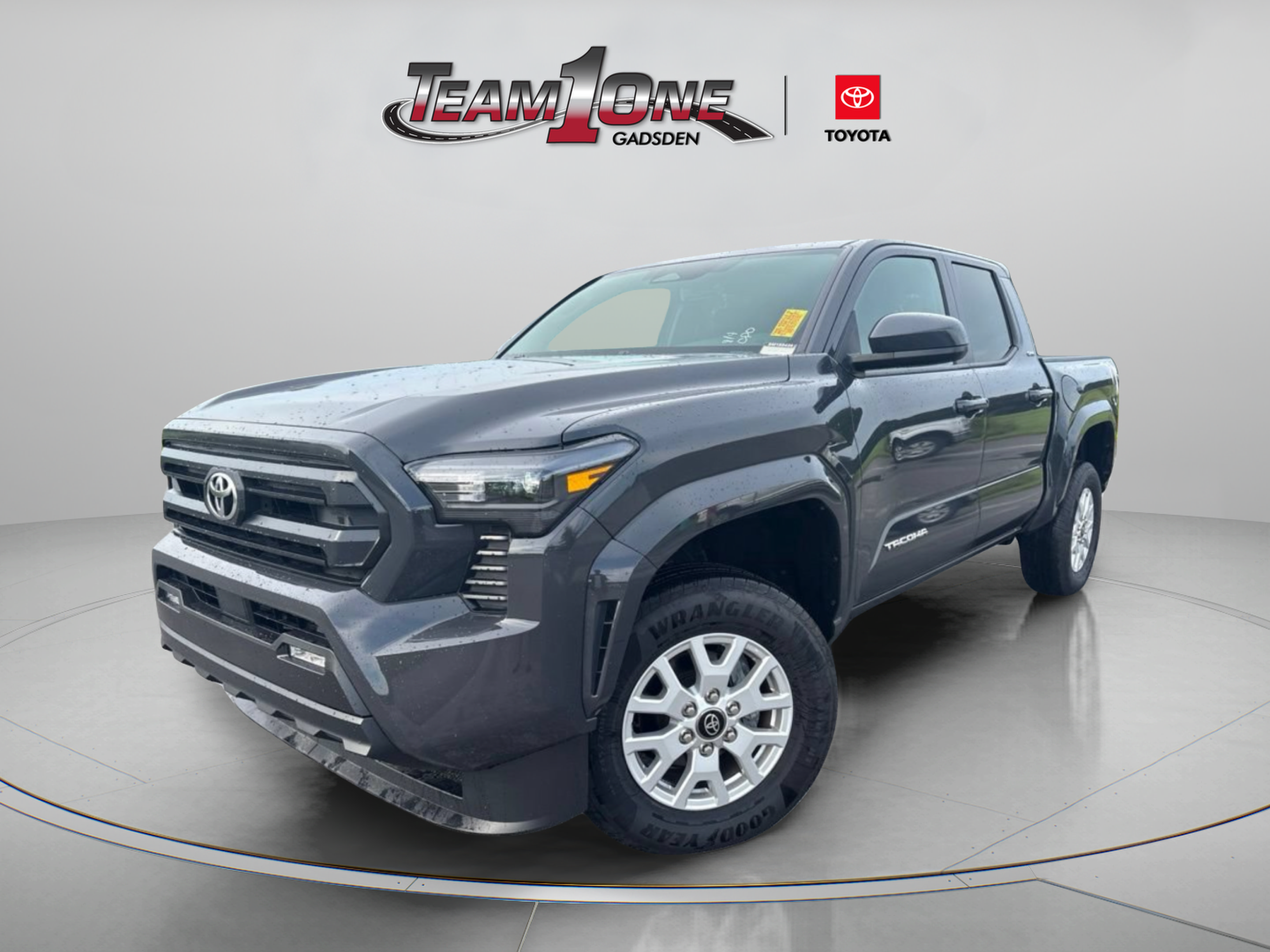 Certified 2025 Toyota Tacoma SR5 AWD/4WD image 5