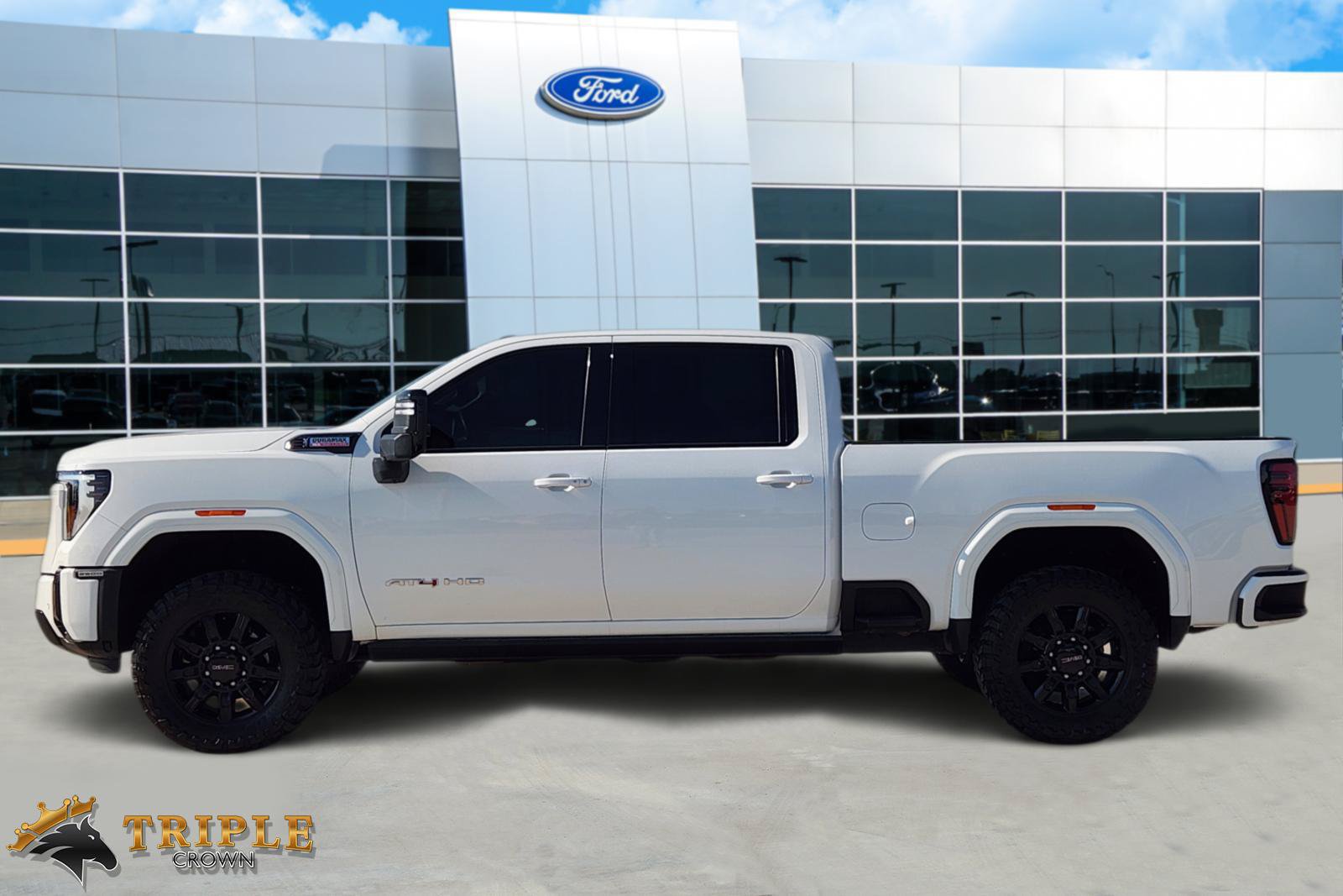 Used 2025 GMC Sierra 2500 AT4 w/ AT4 Premium Plus Package AWD/4WD image 3