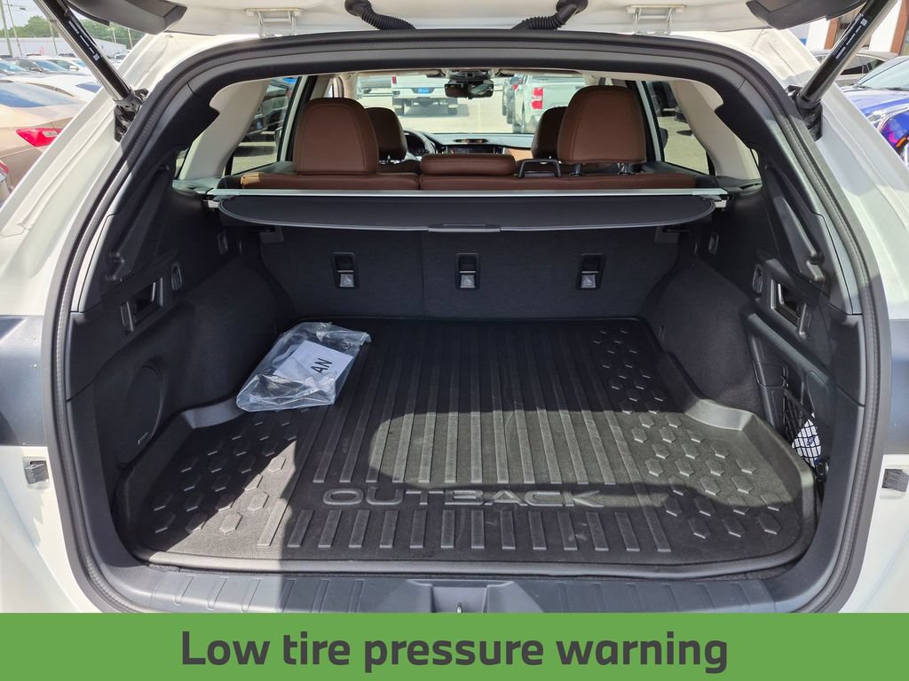 Used 2025 Subaru Outback Touring AWD/4WD image 32