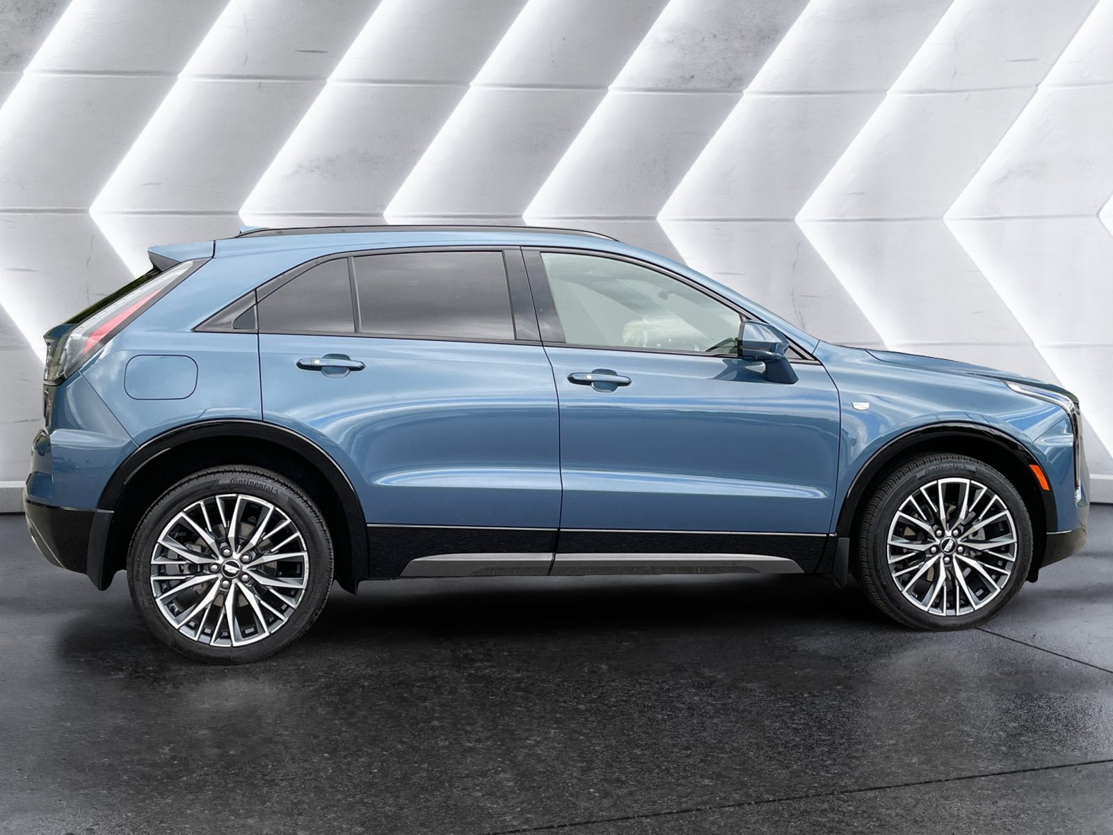 Used 2025 Cadillac XT4 Sport AWD/4WD image 7