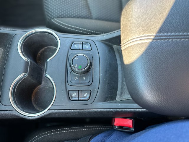 Used 2024 GMC Terrain SLE w/ Driver Convenience Package AWD/4WD image 29