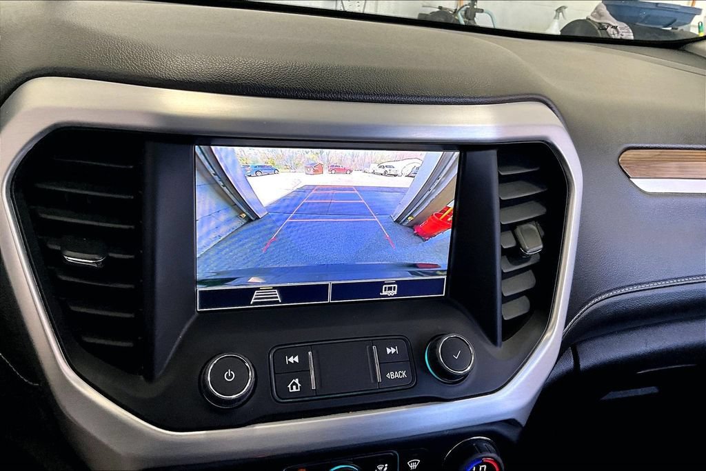 Used 2023 GMC Acadia SLE w/ Driver Convenience Package FWD image 14
