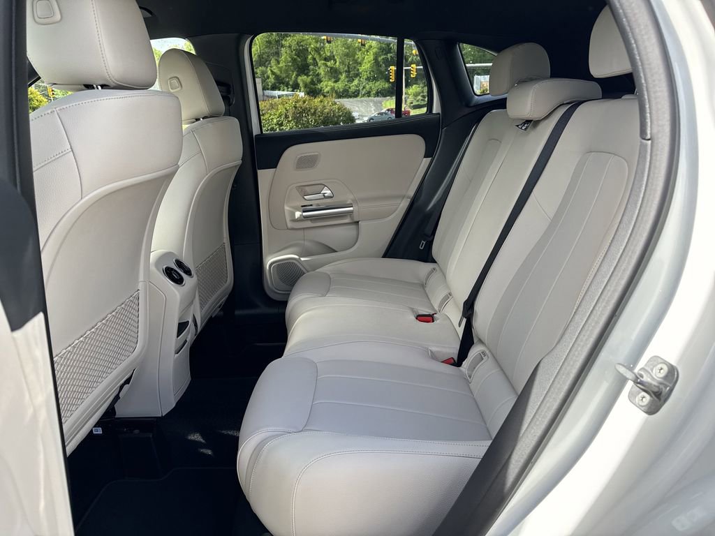 New 2025 Mercedes-Benz GLA 250 4MATIC image 10