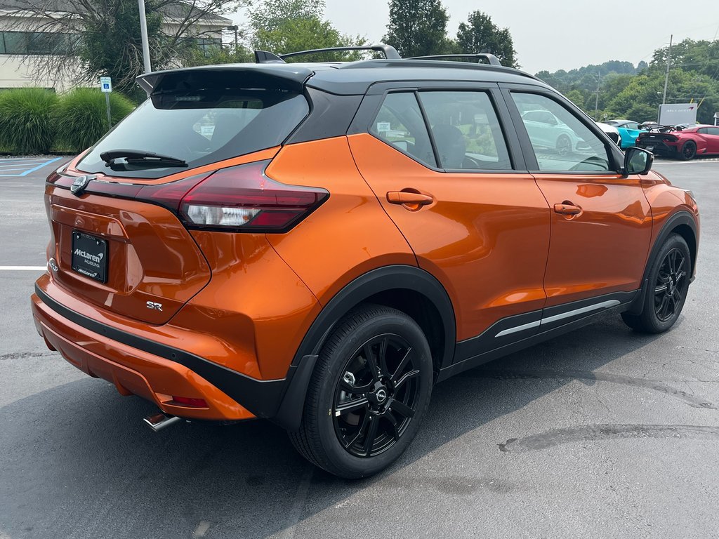 Used 2023 Nissan Kicks SR w/ SR Premium Package FWD image 3