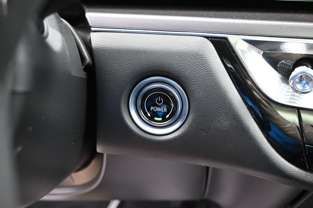Used 2024 Cadillac Lyriq Tech RWD image 23