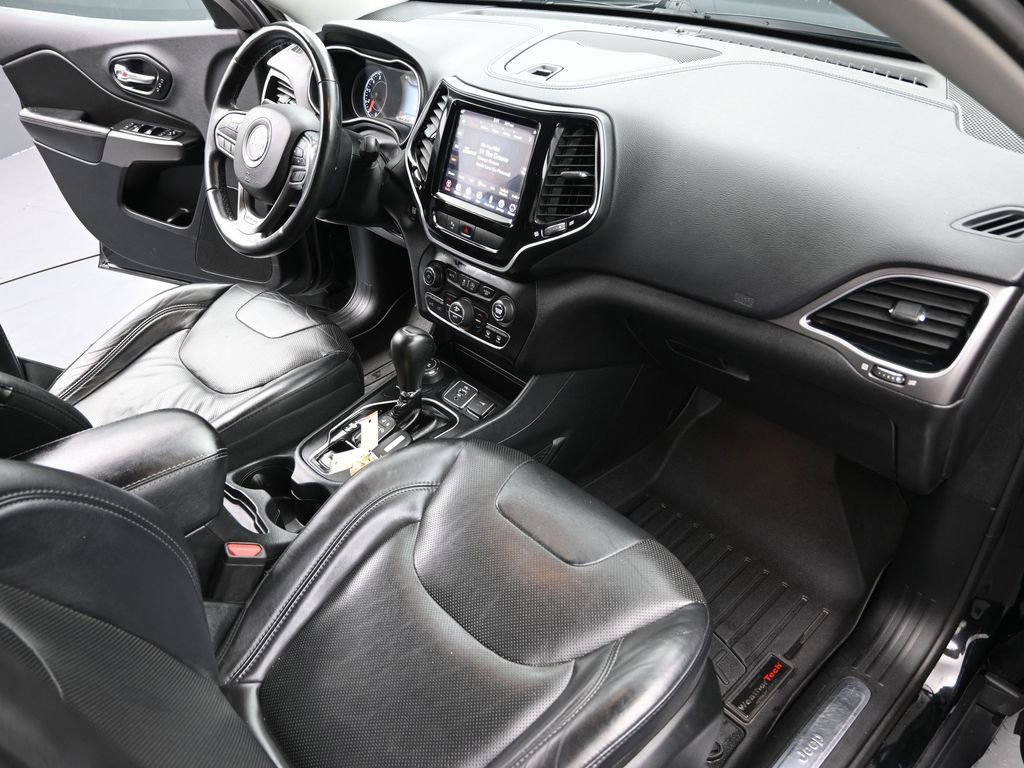 Used 2019 Jeep Cherokee Limited image 23