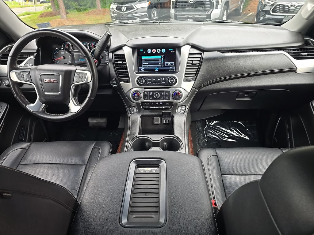 Used 2017 GMC Yukon SLT AWD/4WD image 16