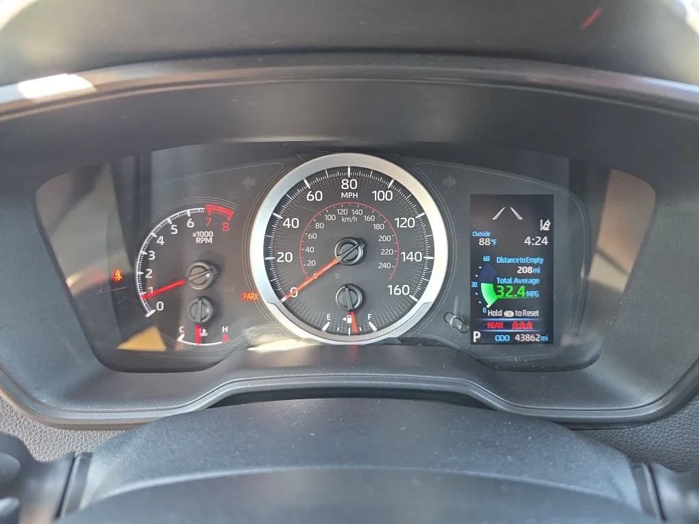 Used 2021 Toyota Corolla SE FWD image 16