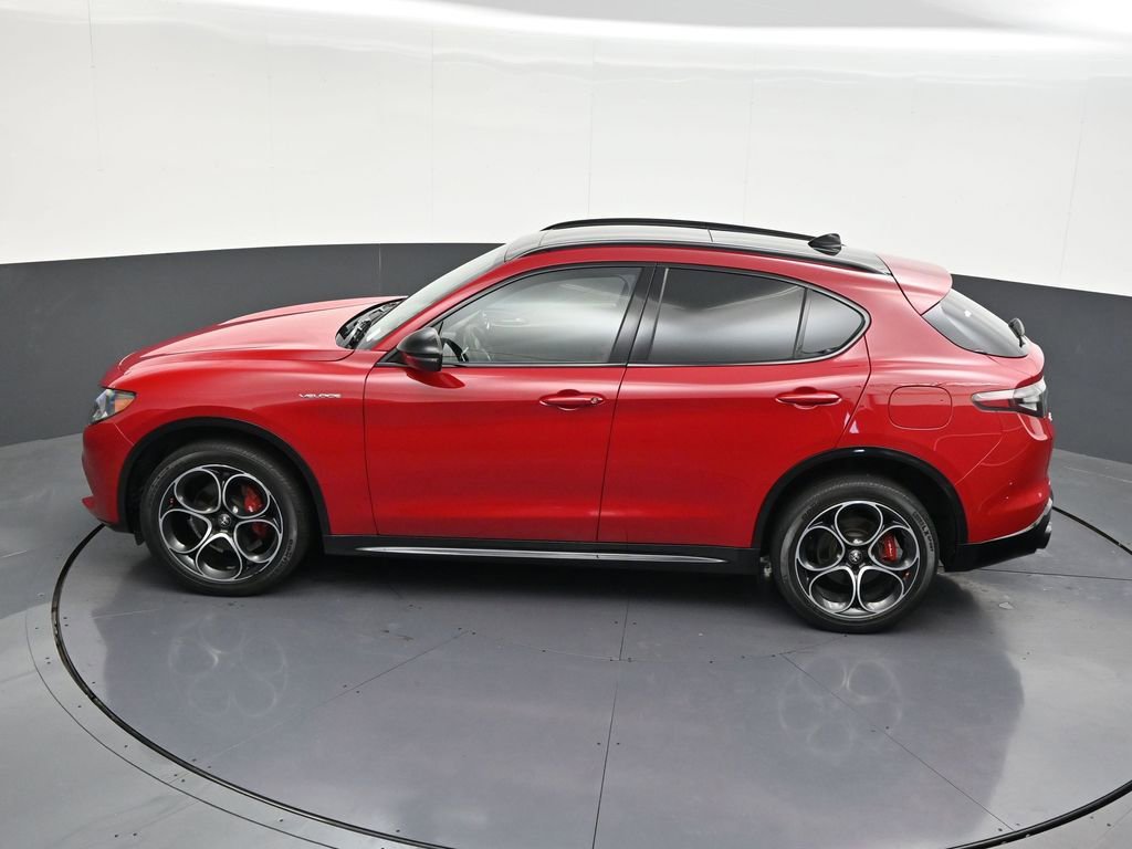 Used 2024 Alfa Romeo Stelvio Veloce AWD/4WD image 19