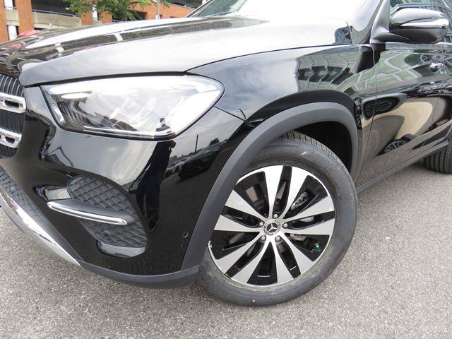 Used 2025 Mercedes-Benz GLE 450e 4MATIC w/ Driver Assistance Package image 27