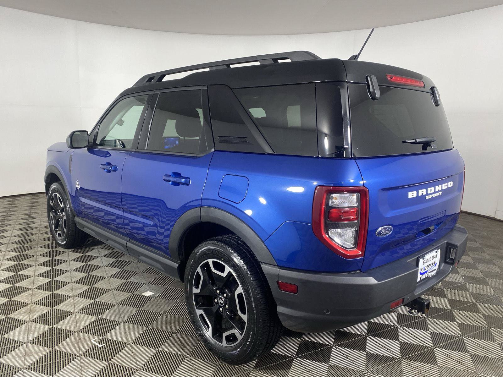 Used 2024 Ford Bronco Sport Outer Banks w/ Tech Package AWD/4WD image 5
