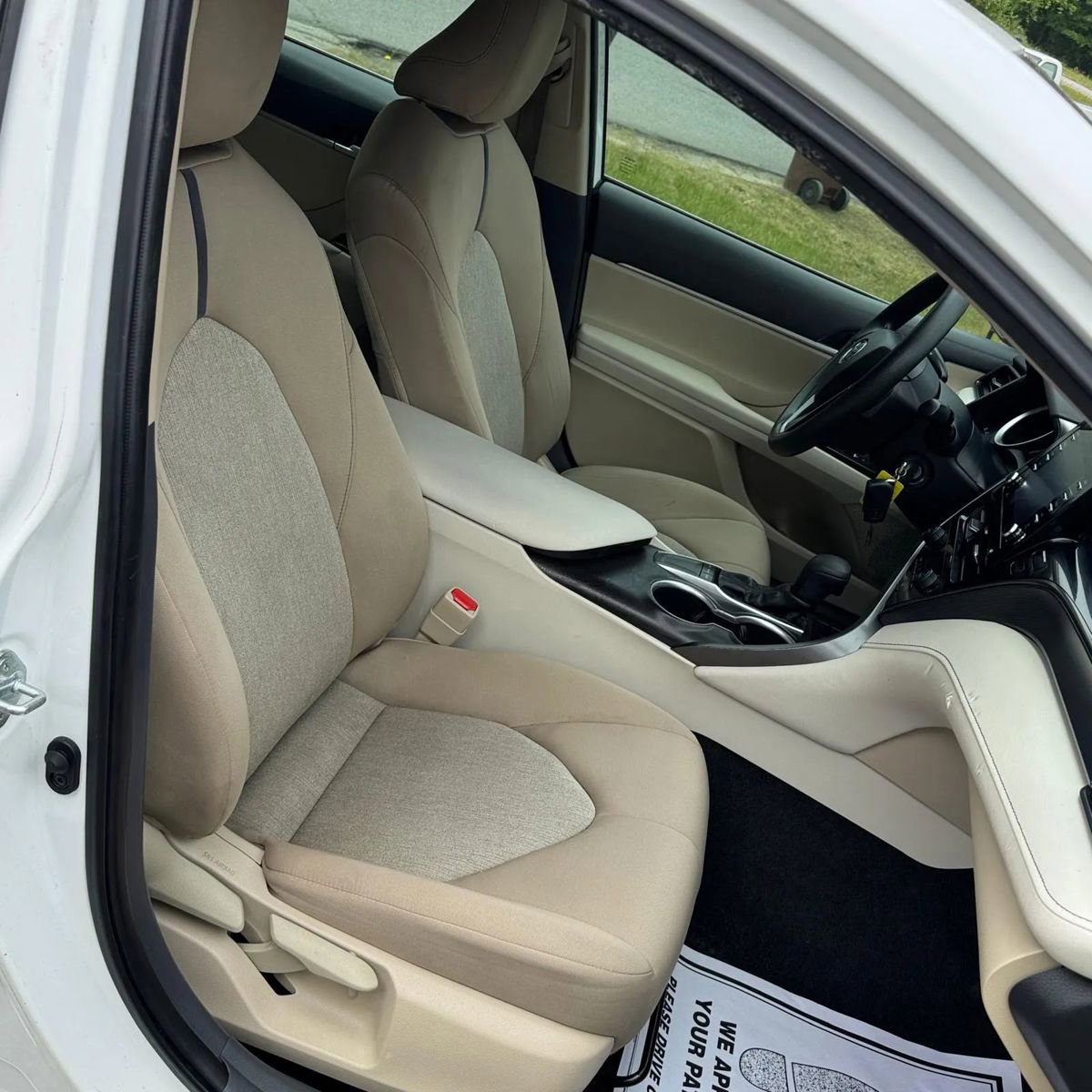 Used 2022 Toyota Camry LE FWD image 16