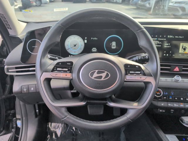 Used 2025 Hyundai Elantra SEL FWD image 23