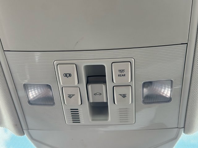 Used 2025 Volkswagen Jetta SE FWD image 24