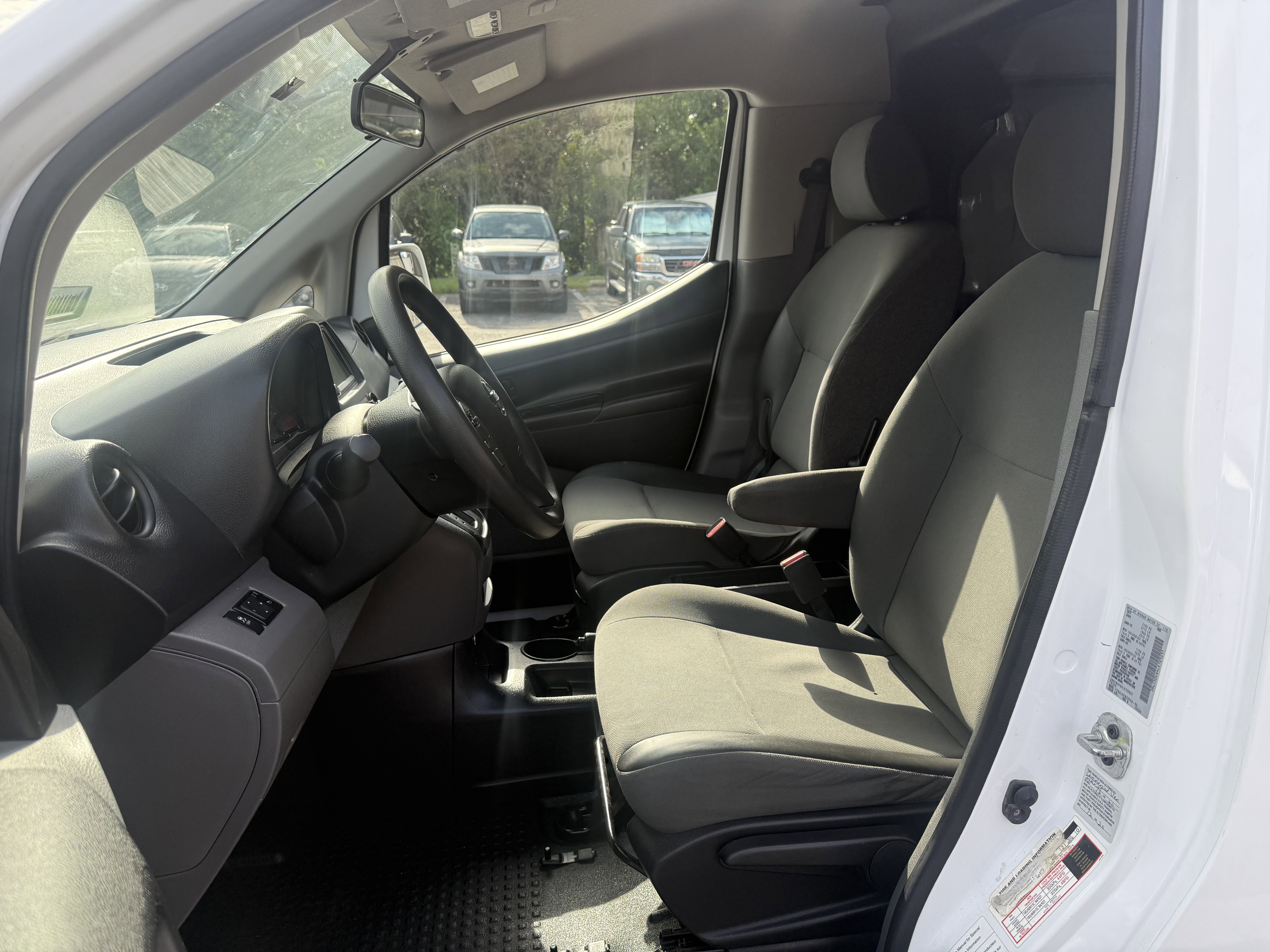 Used 2020 Nissan NV200 SV w/ Back Door Glass Package image 10