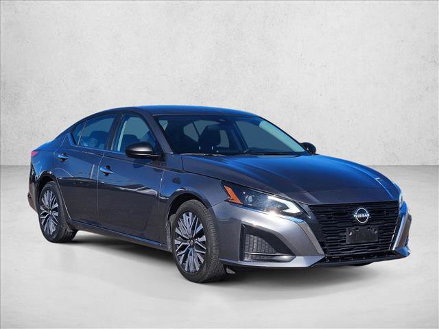 Used 2024 Nissan Altima 2.5 SV image 3