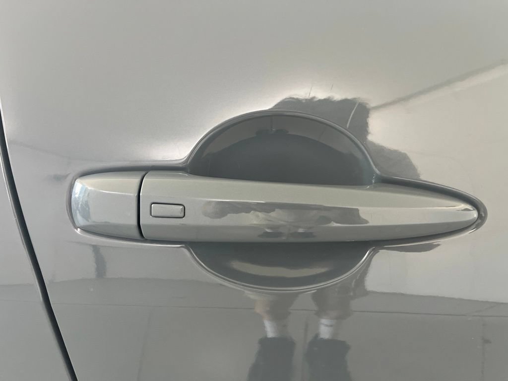 Used 2025 Nissan Sentra SR FWD image 47