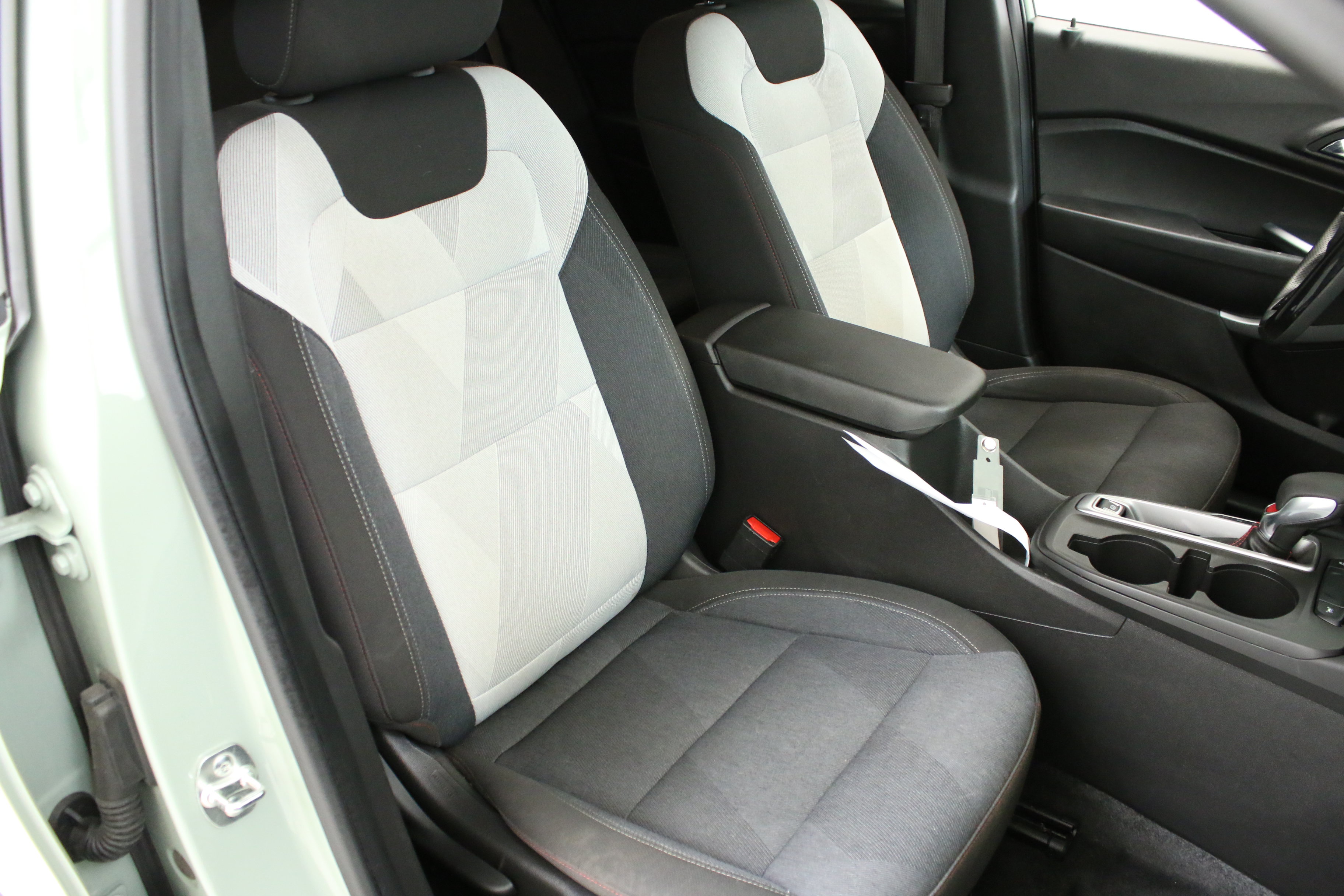 Certified 2024 Chevrolet Trax RS FWD image 26