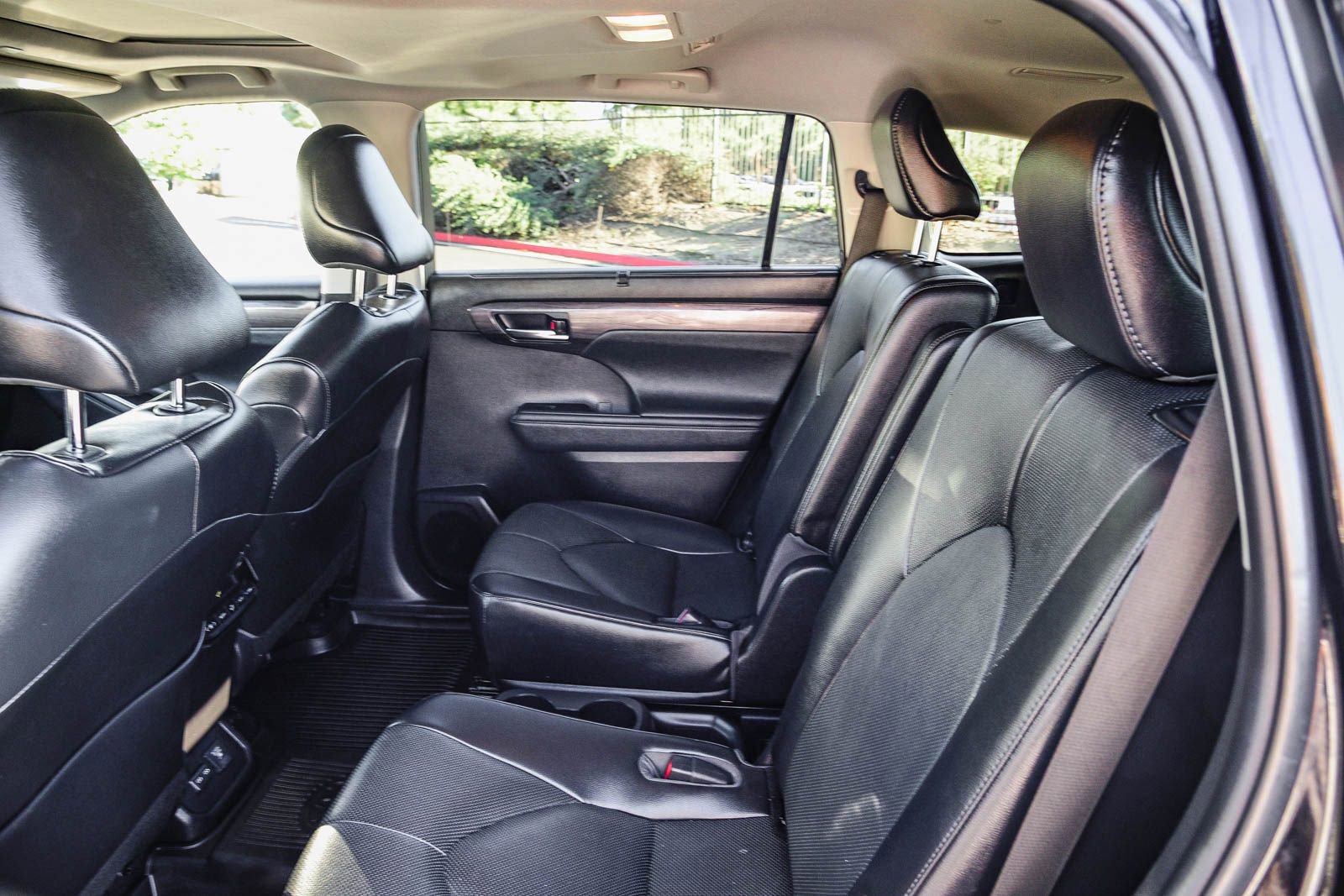 Used 2023 Toyota Highlander Limited image 21