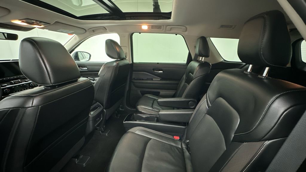 Certified 2023 Nissan Pathfinder SL w/ SL Premium Package AWD/4WD image 9