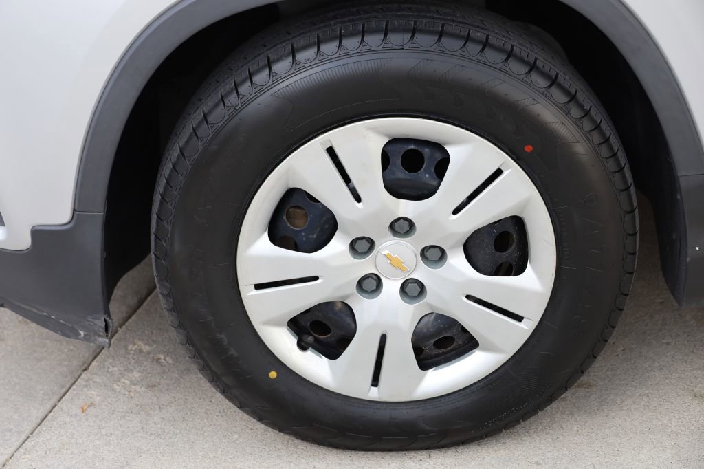 Used 2017 Chevrolet Trax LS image 28