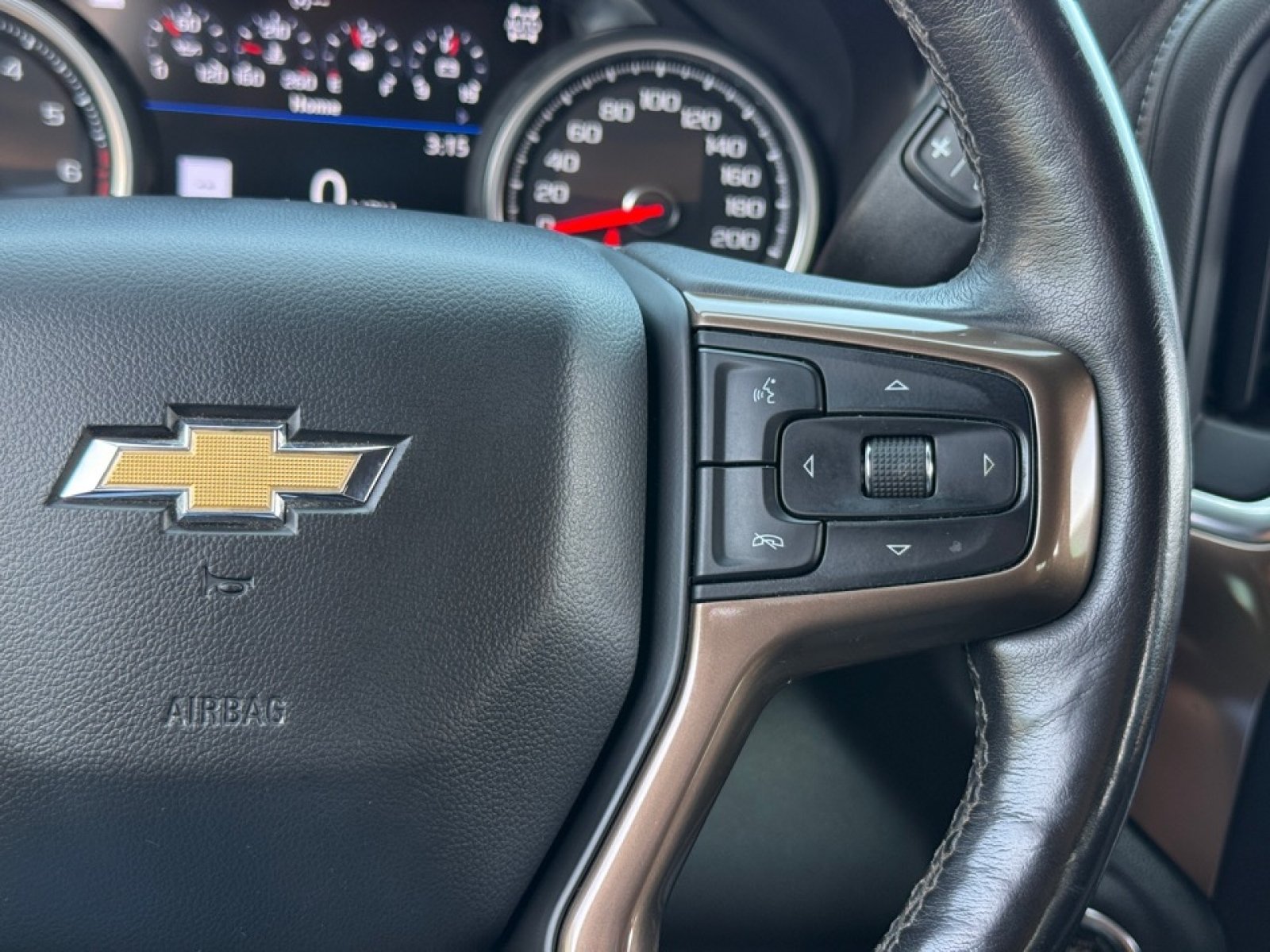 Used 2019 Chevrolet Silverado 1500 High Country w/ Technology Package AWD/4WD image 22
