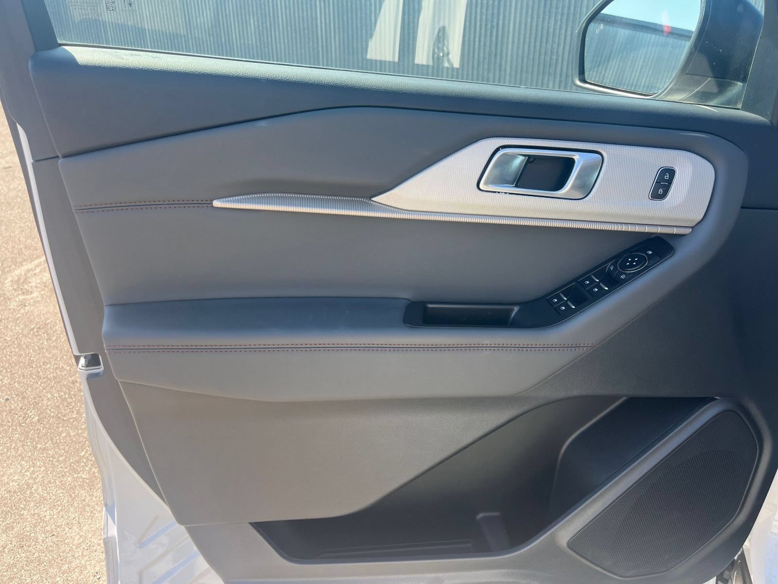 Used 2026 Ford Explorer Active AWD/4WD image 18