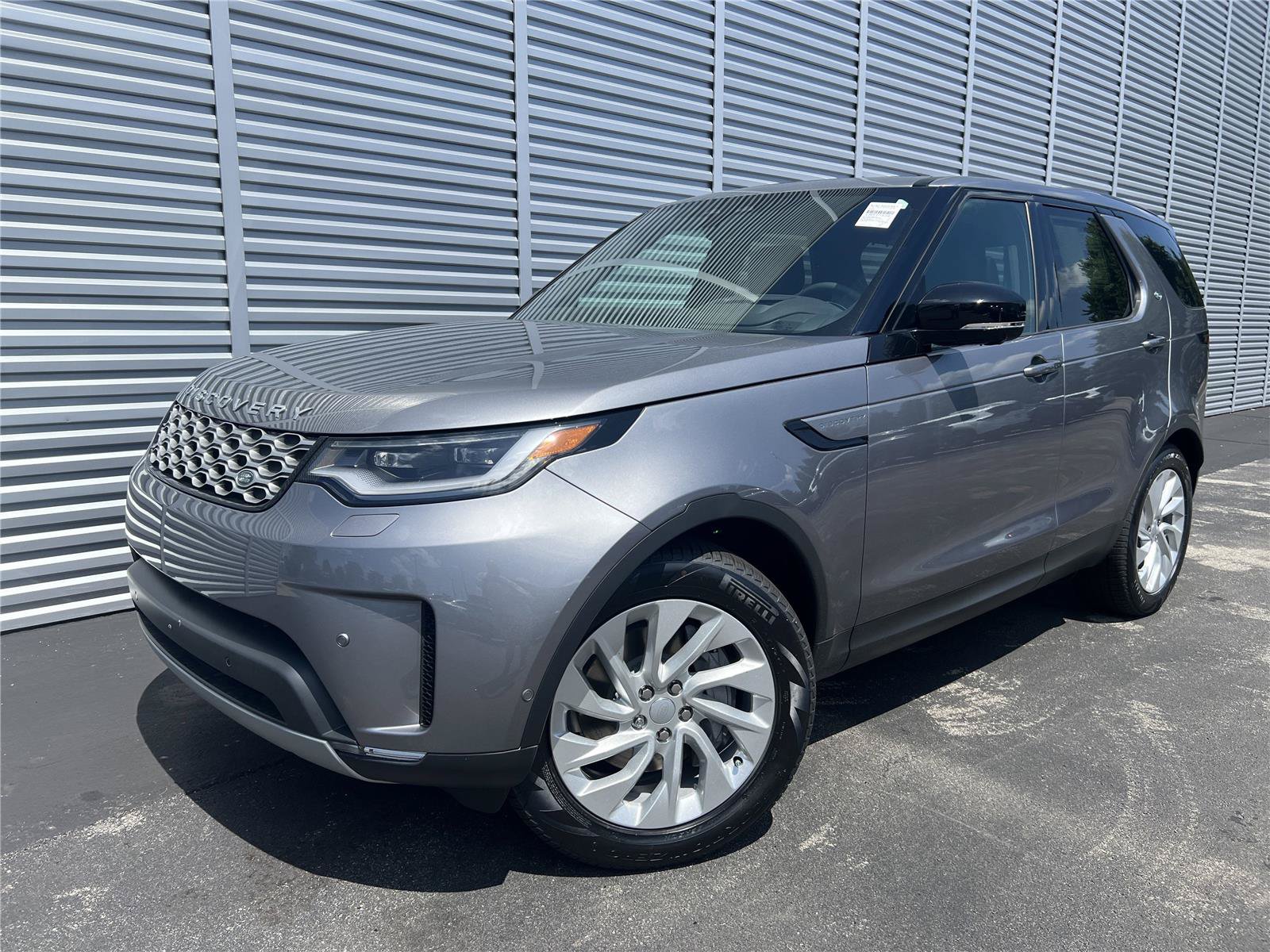 New 2025 Land Rover Discovery S AWD/4WD image 1