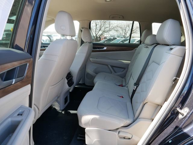 Certified 2025 Volkswagen Atlas SE image 17