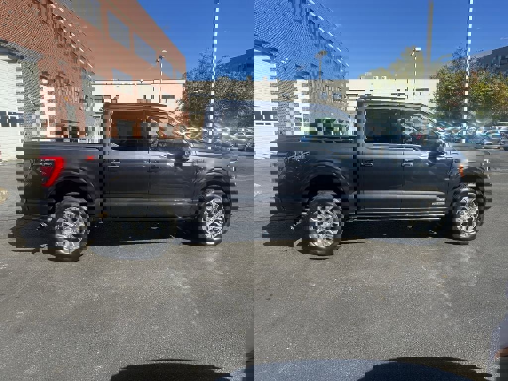 Used 2022 Ford F150 Platinum w/ Equipment Group 701A High image 4