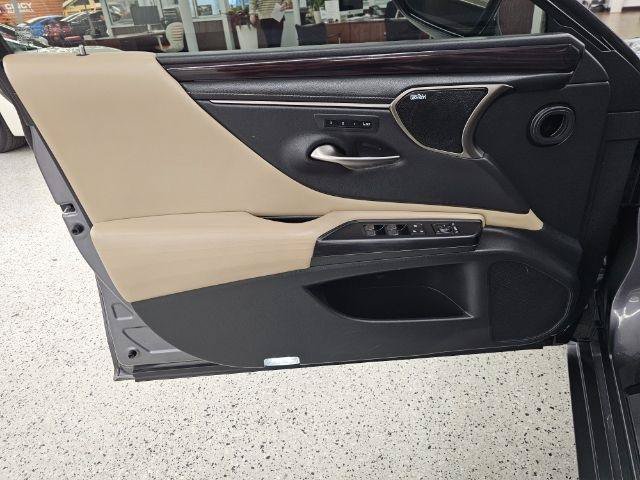 Used 2021 Lexus ES 300h w/ Premium Package FWD image 25