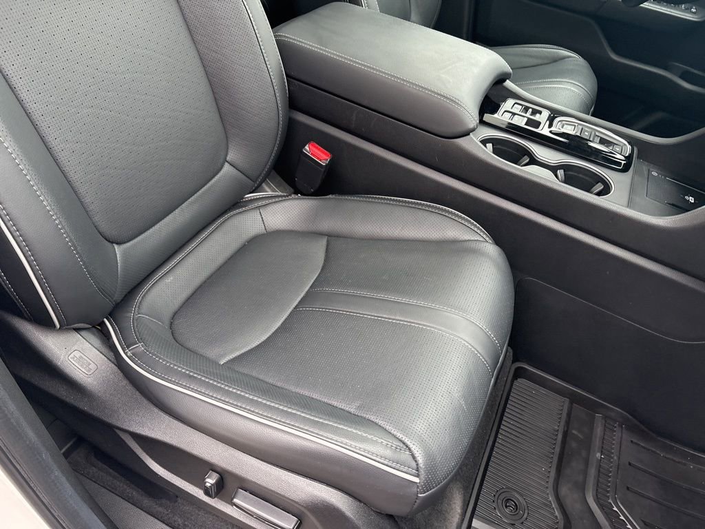 Certified 2025 Honda Pilot Elite image 31