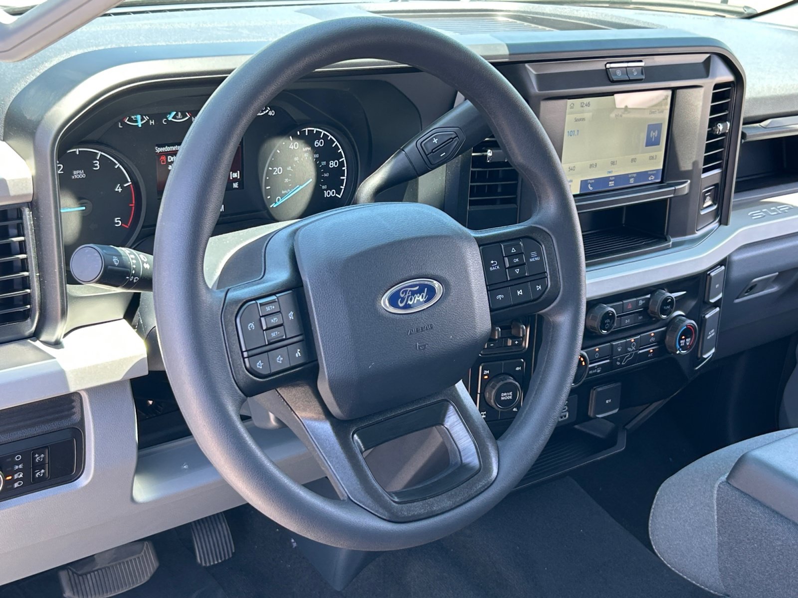 New 2026 Ford F350 XLT w/ FX4 Off-Road Package AWD/4WD image 9