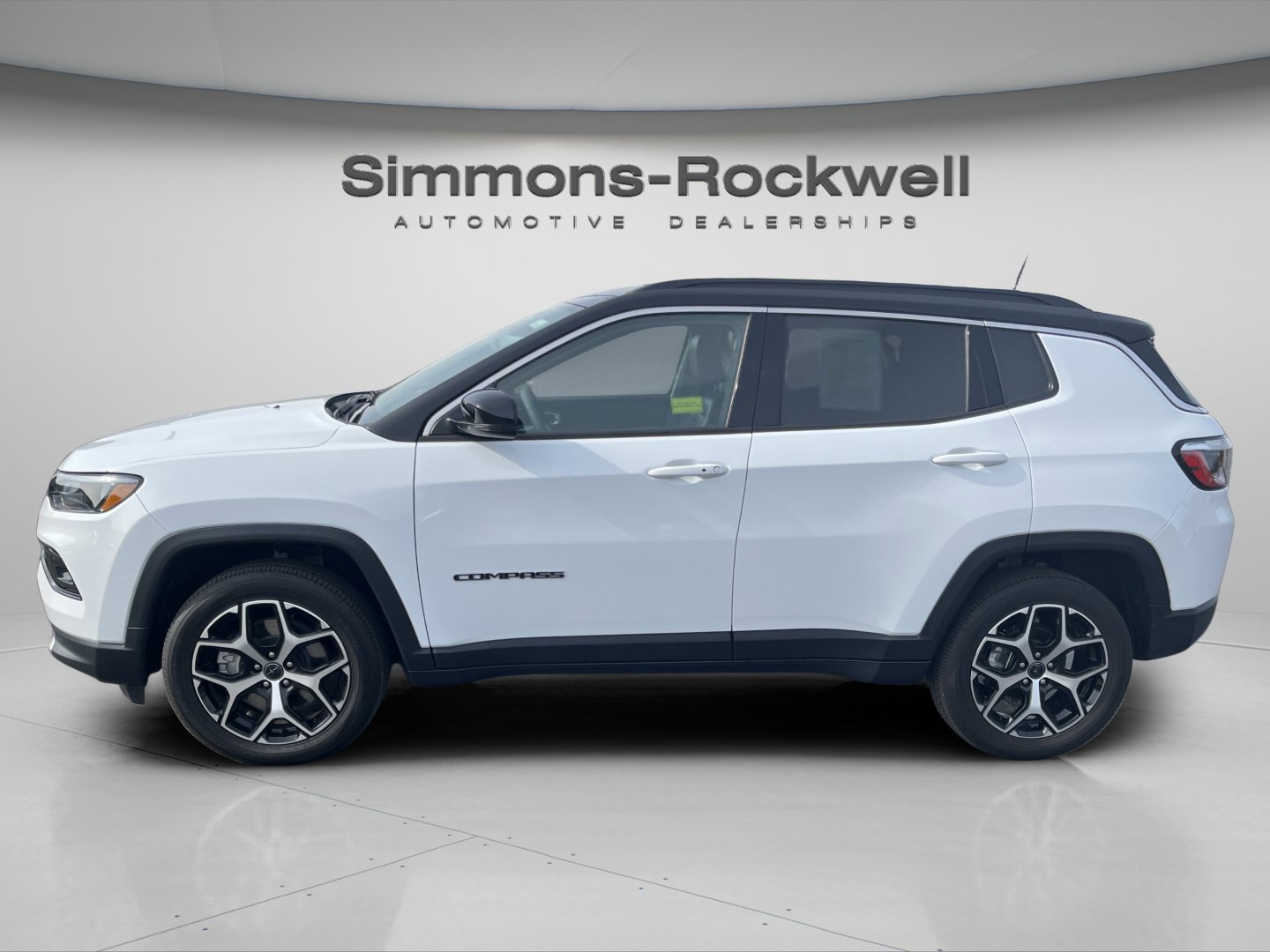 Used 2025 Jeep Compass Limited AWD/4WD image 2