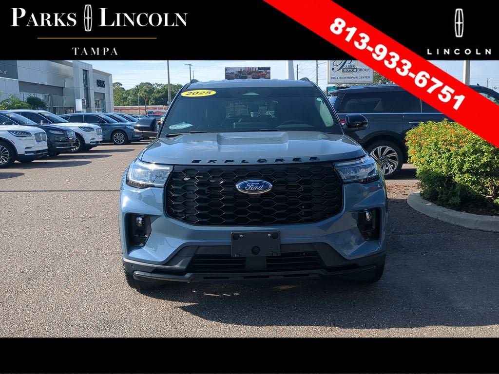 Used 2025 Ford Explorer ST-Line w/ Premium Package RWD image 2