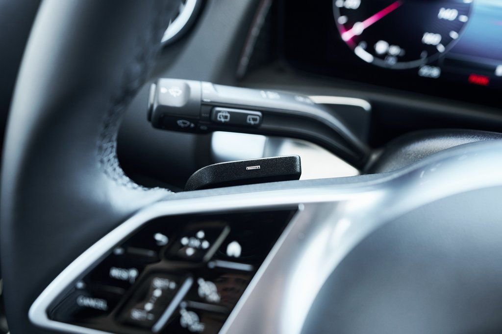 Used 2025 Mercedes-Benz GLB 250 4MATIC w/ Exclusive Package image 39