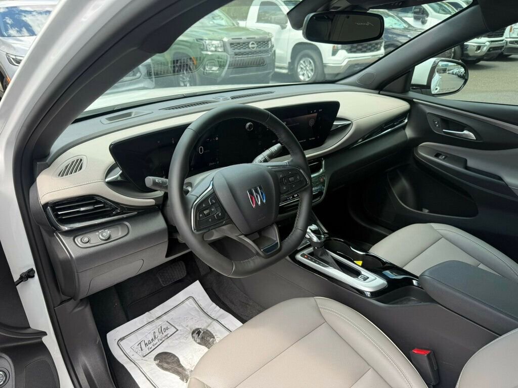Used 2026 Buick Envista Avenir FWD image 3