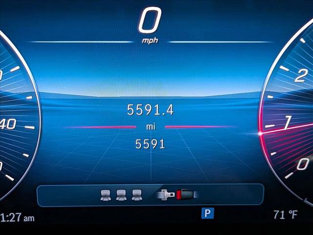 Used 2025 Mercedes-Benz GLC 300 image 11