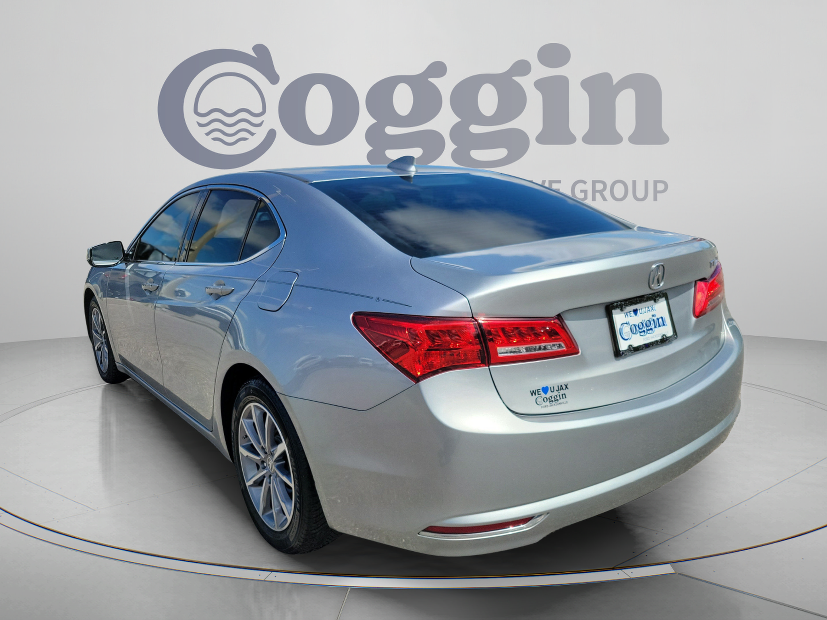 Used 2019 Acura TLX FWD image 2