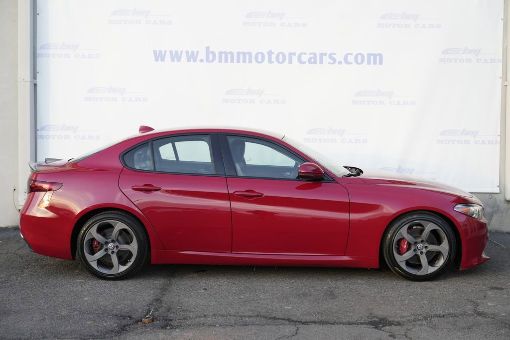 Used 2018 Alfa Romeo Giulia image 7