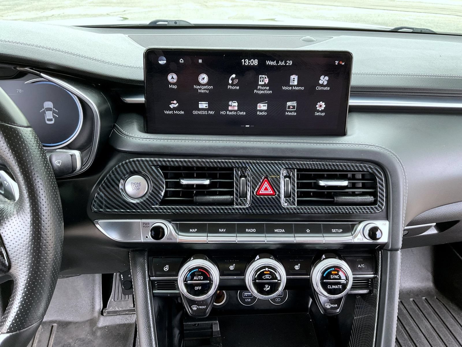 Used 2022 Genesis G70 2.0T AWD/4WD image 13